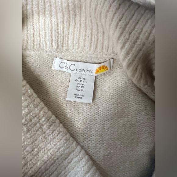 C&C CALIFORNIA Cream and gray color block cowl neck sweater size XL. - Picture 9 of 10